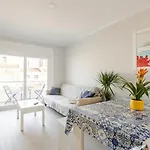 Brisamarvilas Sea View, 5 Min Walk To Town & 12e13 *