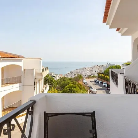 Brisamarvilas Sea View, 5 Min Walk To Town & 12e13 Albufeira