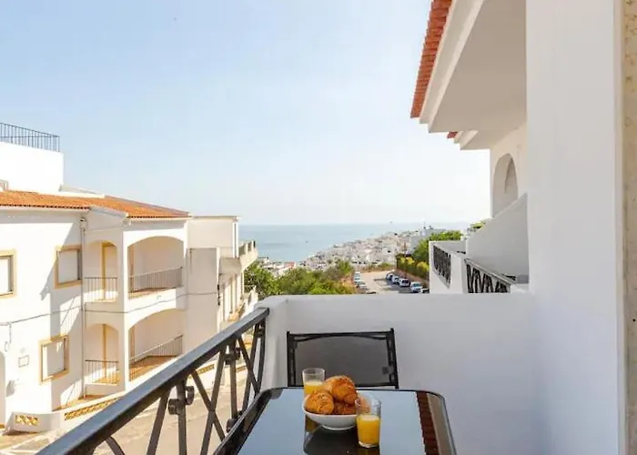 Ferienhaus Brisamarvilas Sea View, 5 Min Walk To Town & 12e13 Albufeira
