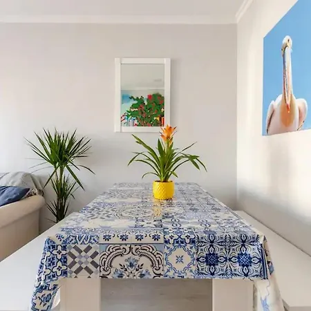 Brisamarvilas Sea View, 5 Min Walk To Town & 12e13 *